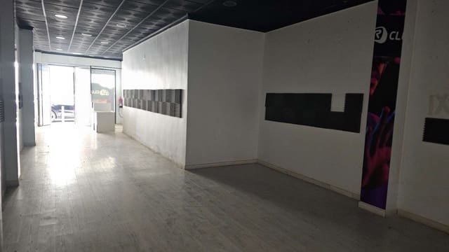 Kommersiell til salgs i Centro - Muelle Pesquero, Torrevieja - € 165 000 (Ref: 9115933)