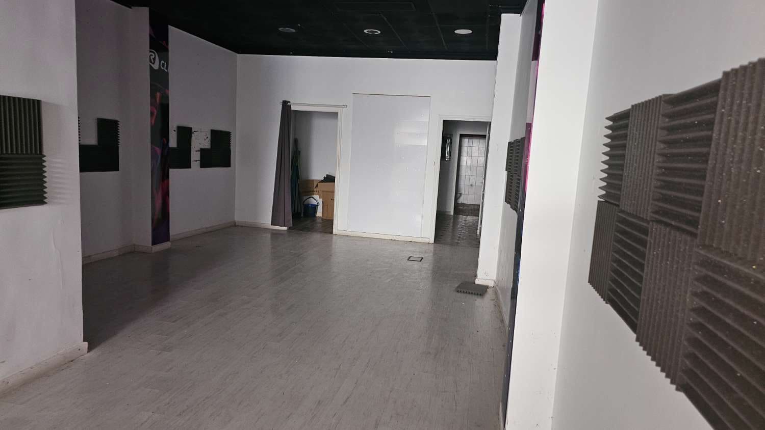 Kommersiell til salgs i Torrevieja - € 165 000 (Ref: 9115933)