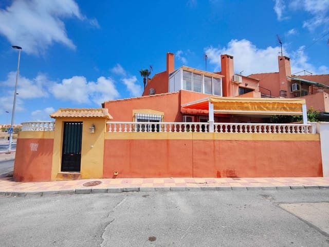 3 soveværelse Semi-Rækkehus til salg i Aguas Nuevas, Torrevieja med garage - € 249.990 (Ref: 9165610)