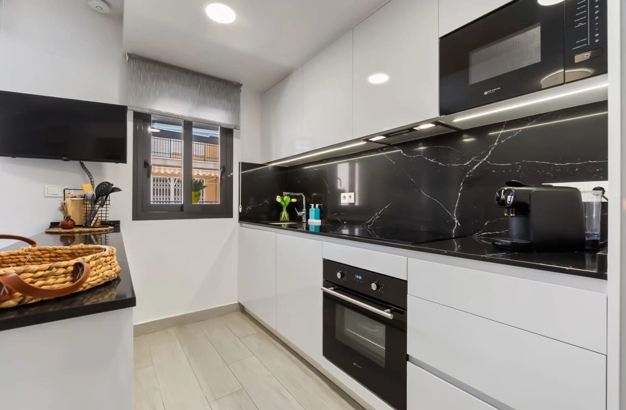 3 soveværelse Lejlighed til salg i Torrevieja med swimmingpool - € 309.900 (Ref: 9169420)