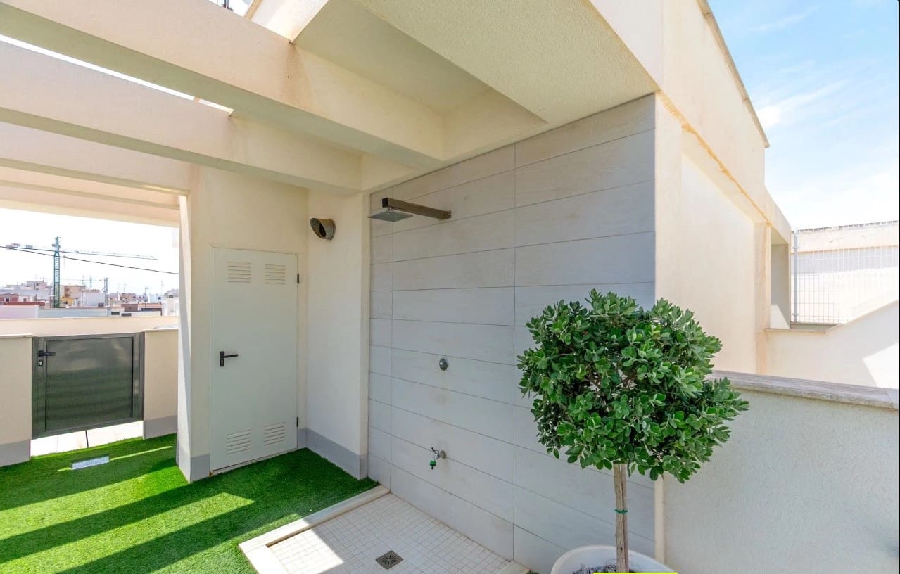 3 soveværelse Lejlighed til salg i Torrevieja med swimmingpool - € 309.900 (Ref: 9169420)