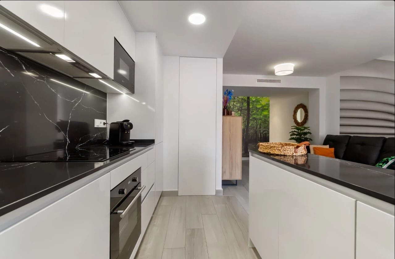 3 soveværelse Lejlighed til salg i Torrevieja med swimmingpool - € 309.900 (Ref: 9169420)