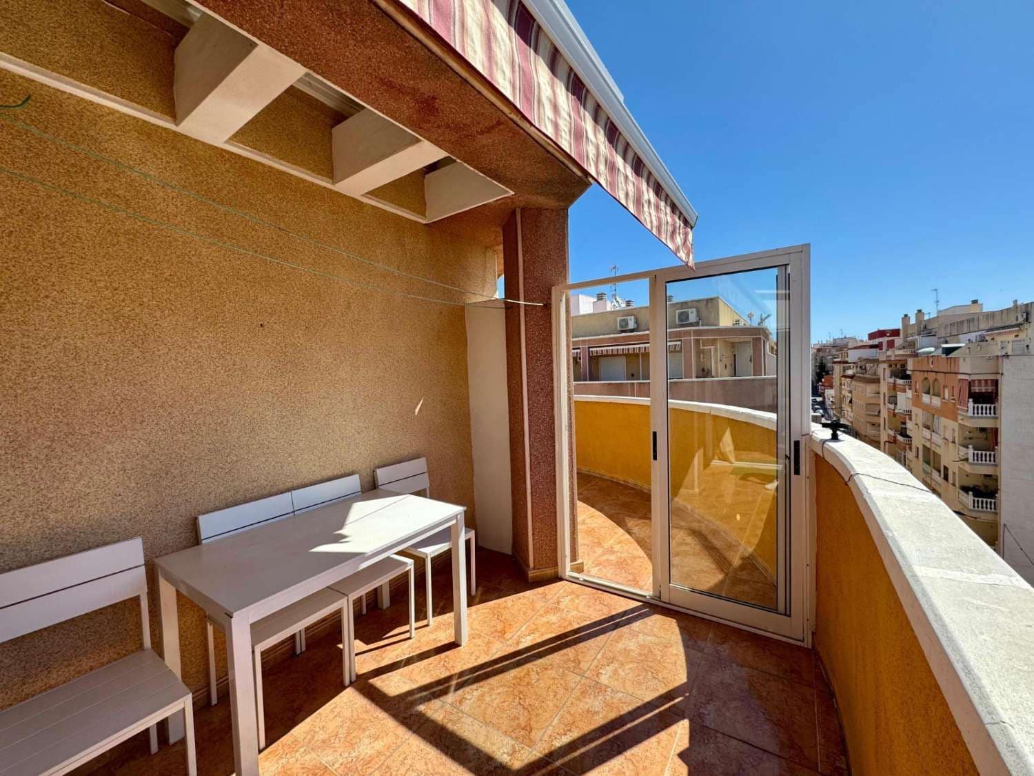 2 soverom Leilighet til salgs i Torrevieja med svømmebasseng - € 139 900 (Ref: 9183366)