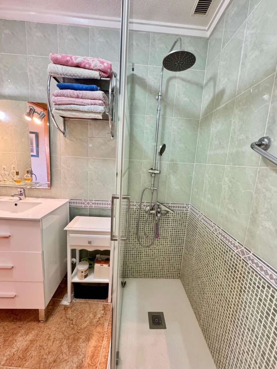 2 soverom Leilighet til salgs i Torrevieja med svømmebasseng - € 139 900 (Ref: 9183366)