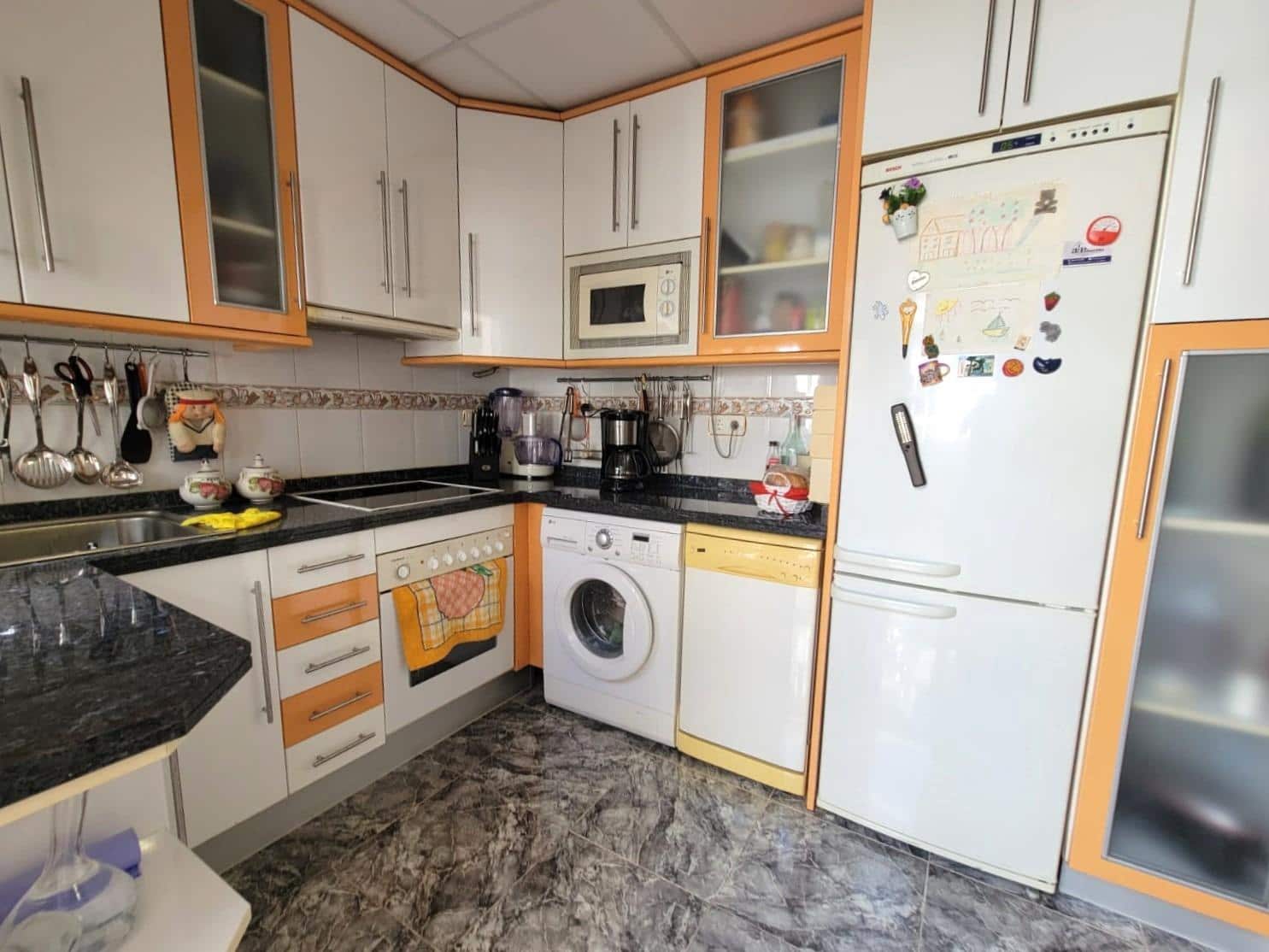 2 soveværelse Lejlighed til salg i Torrevieja med swimmingpool - € 169.000 (Ref: 9190917)