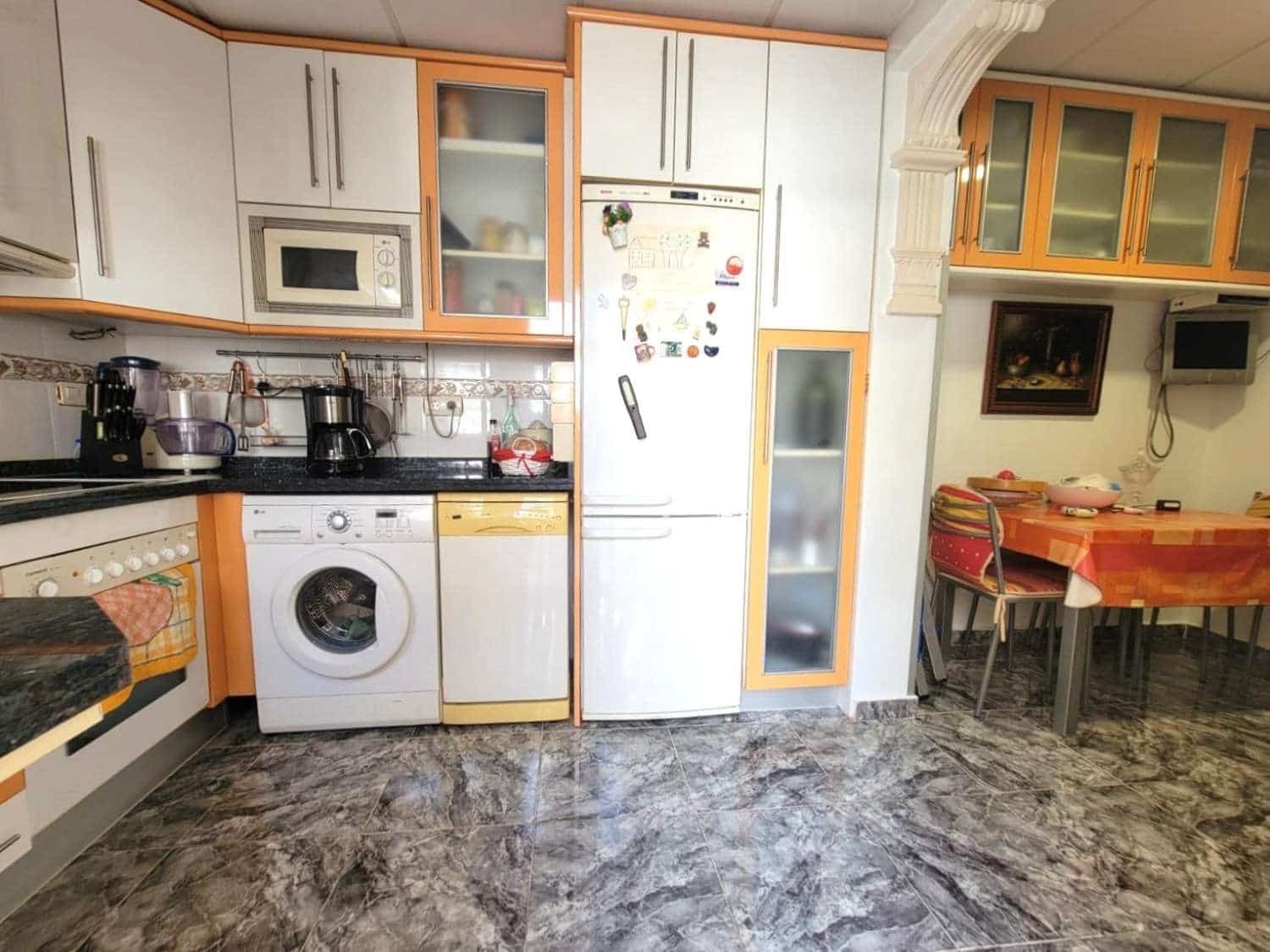 2 soveværelse Lejlighed til salg i Torrevieja med swimmingpool - € 169.000 (Ref: 9190917)