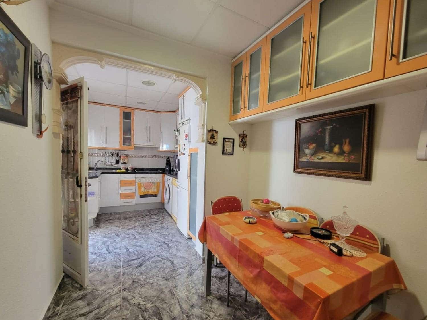 2 soveværelse Lejlighed til salg i Torrevieja med swimmingpool - € 169.000 (Ref: 9190917)