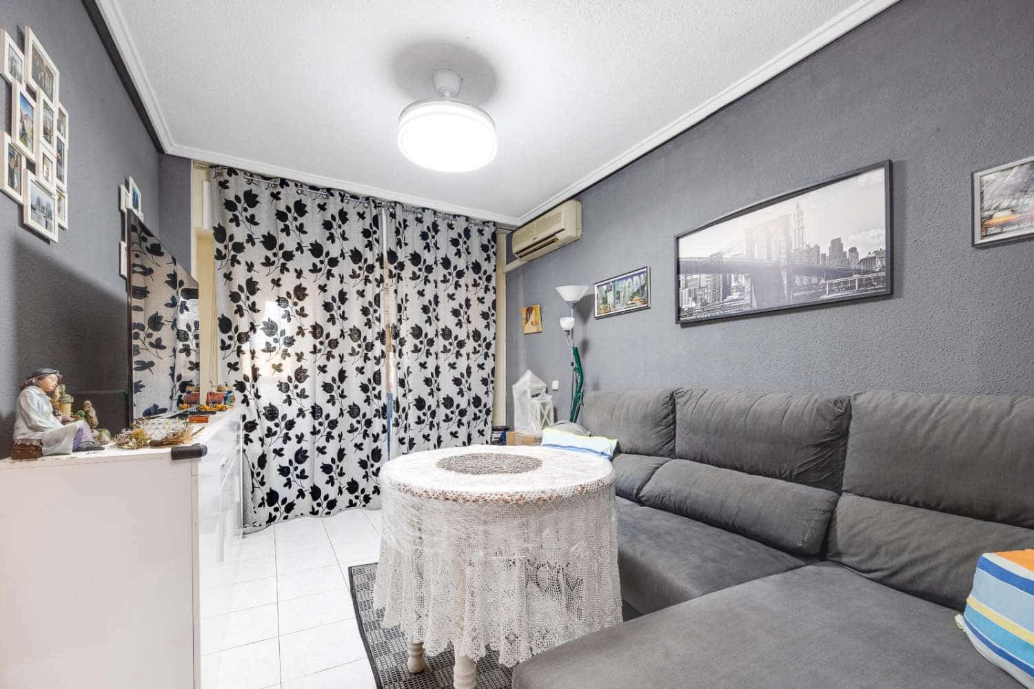 1 soveværelse Lejlighed til salg i Torrevieja med swimmingpool - € 84.969 (Ref: 9204357)