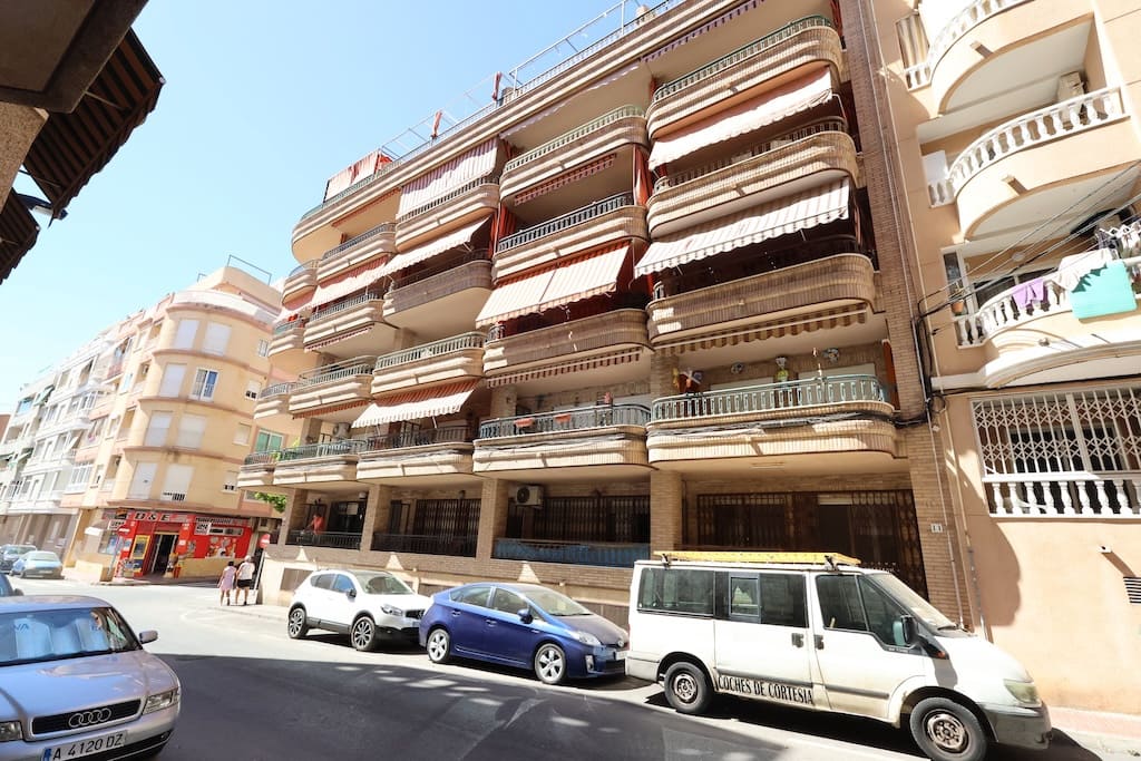 3 makuuhuone Huoneisto myytävänä paikassa Torrevieja - 134 900 € (Ref: 9228423)