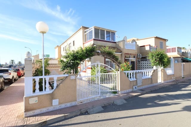 3 soveværelse Villa til salg i Punta Prima, Torrevieja med swimmingpool - € 295.000 (Ref: 9285536)