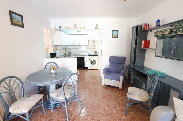 3 soveværelse Villa til salg i Punta Prima, Torrevieja med swimmingpool - € 295.000 (Ref: 9285536)