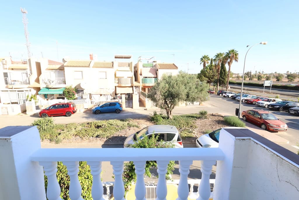 3 soveværelse Villa til salg i Punta Prima med swimmingpool - € 295.000 (Ref: 9285536)