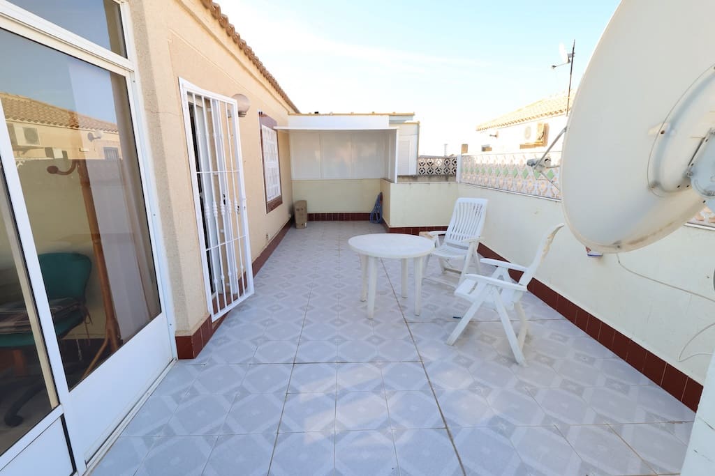 3 soveværelse Villa til salg i Punta Prima med swimmingpool - € 295.000 (Ref: 9285536)