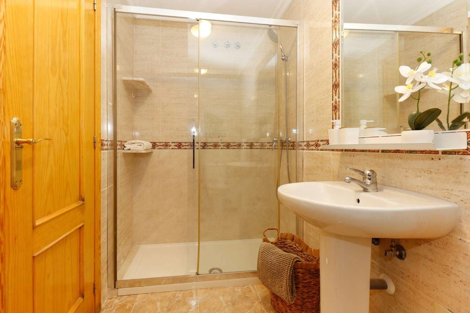 2 chambre Appartement à vendre à Torrevieja avec piscine garage - 153 000 € (Ref: 9312498)