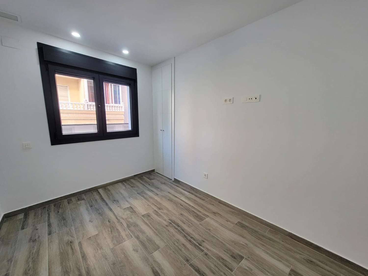 3 camera da letto Appartamento in vendita in Torrevieja con piscina garage - 375.000 € (Rif: 9344472)