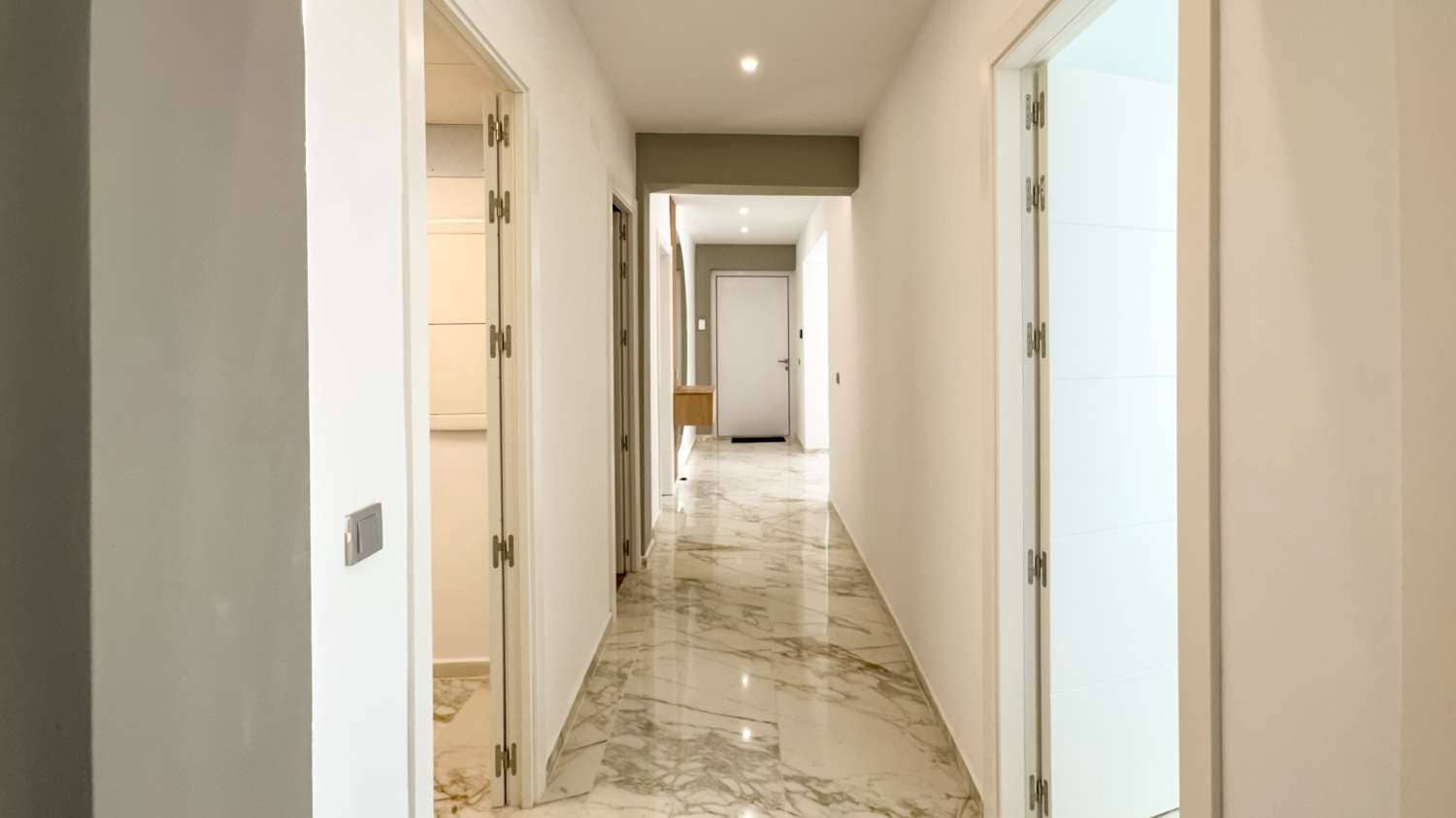 4 camera da letto Villa in vendita in Torrevieja con piscina - 990.000 € (Rif: 9349151)