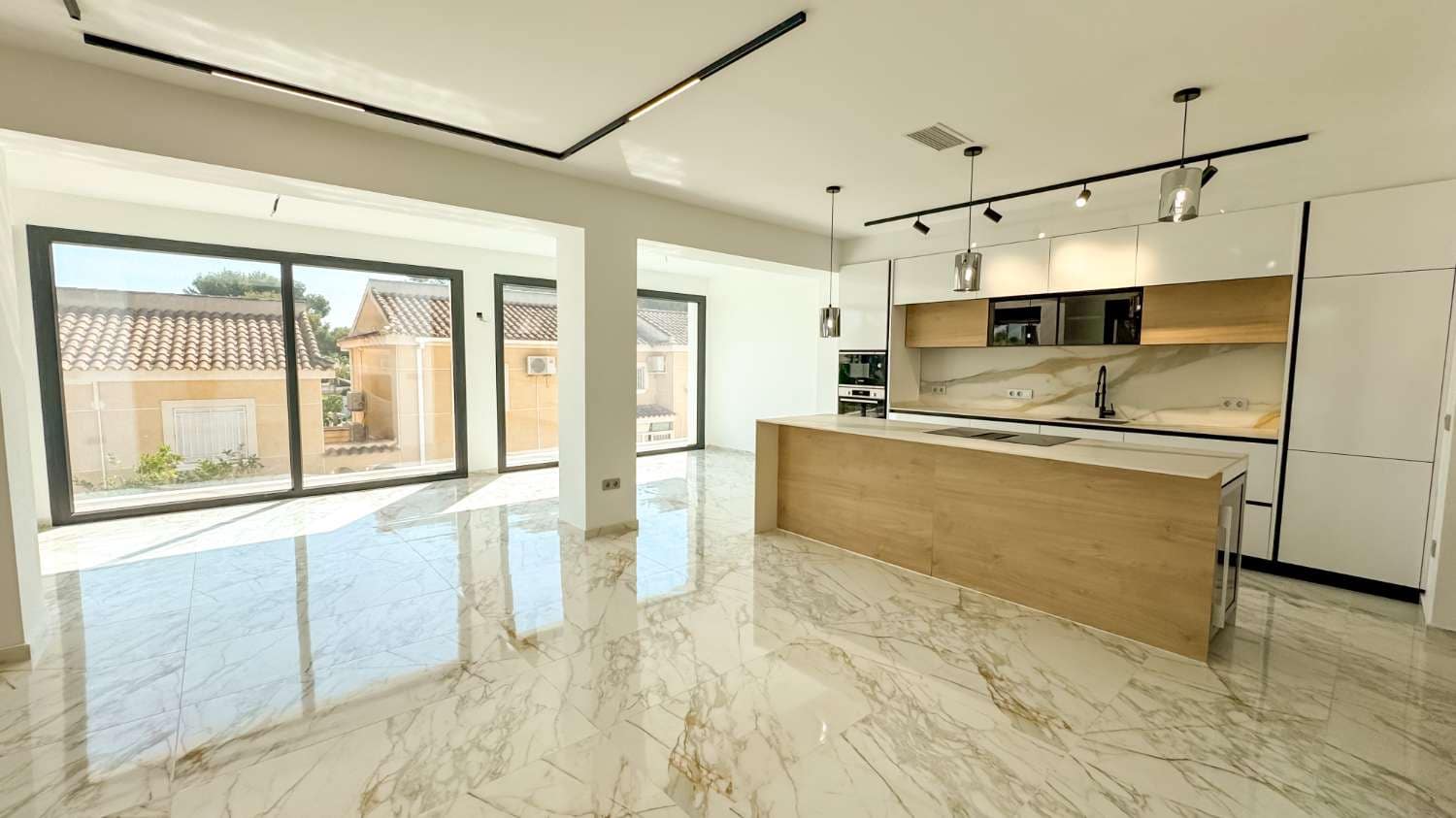 4 camera da letto Villa in vendita in Torrevieja con piscina - 990.000 € (Rif: 9349151)