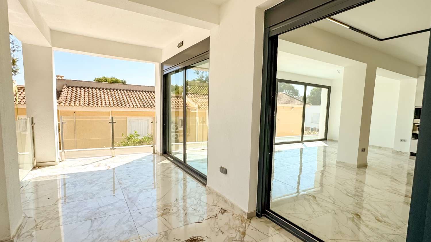4 camera da letto Villa in vendita in Torrevieja con piscina - 990.000 € (Rif: 9349151)