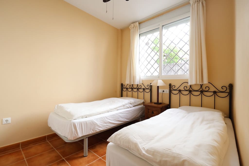 3 soverom Rekkehus til salgs i Campoamor med svømmebasseng garasje - € 330 000 (Ref: 9353254)