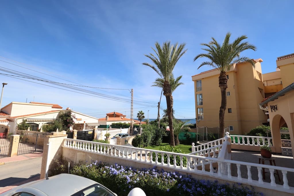 4 sypialnia Dom szeregowy na sprzedaż w Torrevieja z basenem garażem - 485 000 € (Ref: 9355582)