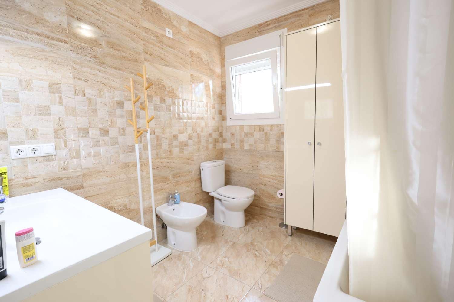 5 sypialnia Willa na sprzedaż w Torrevieja z basenem - 930 000 € (Ref: 9385239)