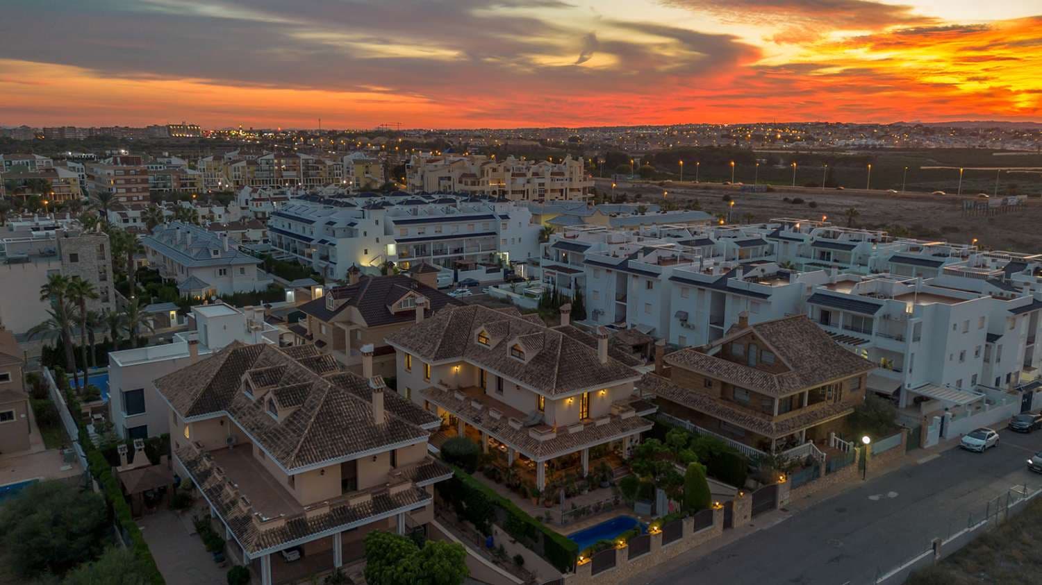 7 soveværelse Villa til salg i La Veleta med swimmingpool - € 2.490.000 (Ref: 9398257)