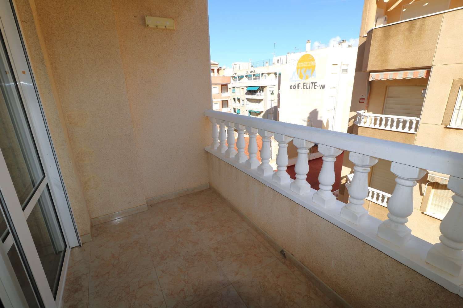 1 sovrum Lägenhet till salu i Torrevieja - 103 000 € (Ref: 9398258)