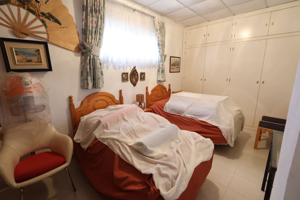 5 soverom Villa til salgs i Orihuela Costa med svømmebasseng garasje - € 850 000 (Ref: 9400559)