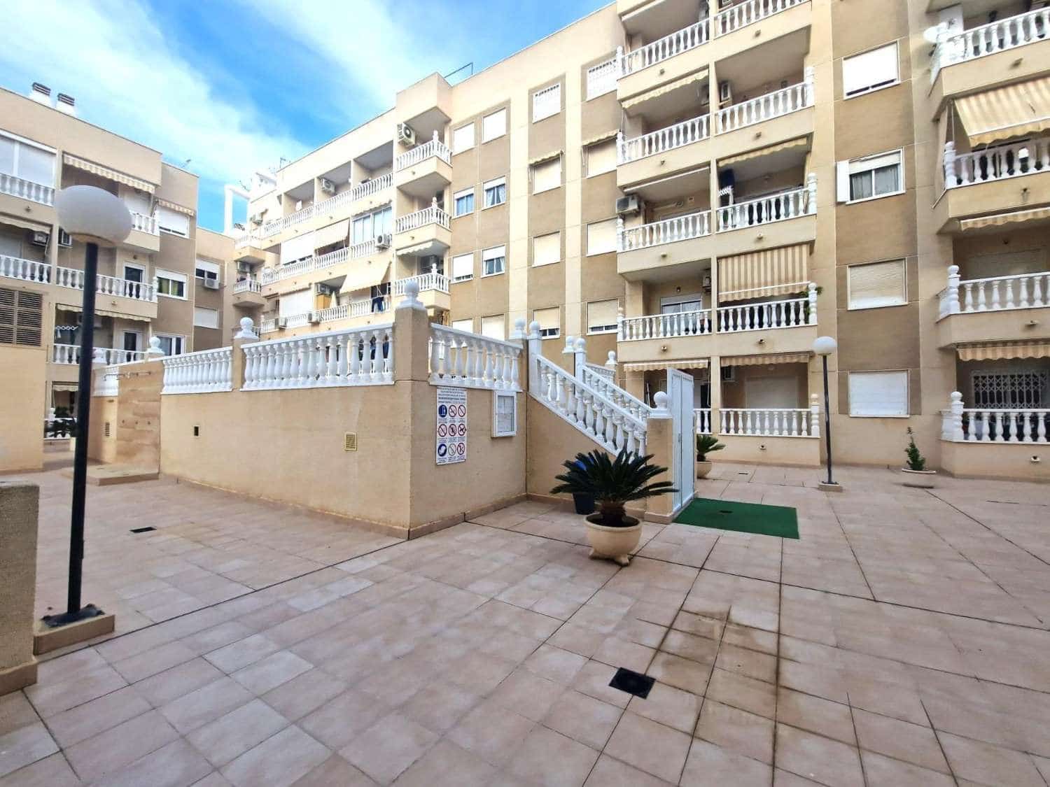 2 camera da letto Appartamento in vendita in Torrevieja con piscina - 144.228 € (Rif: 9406322)