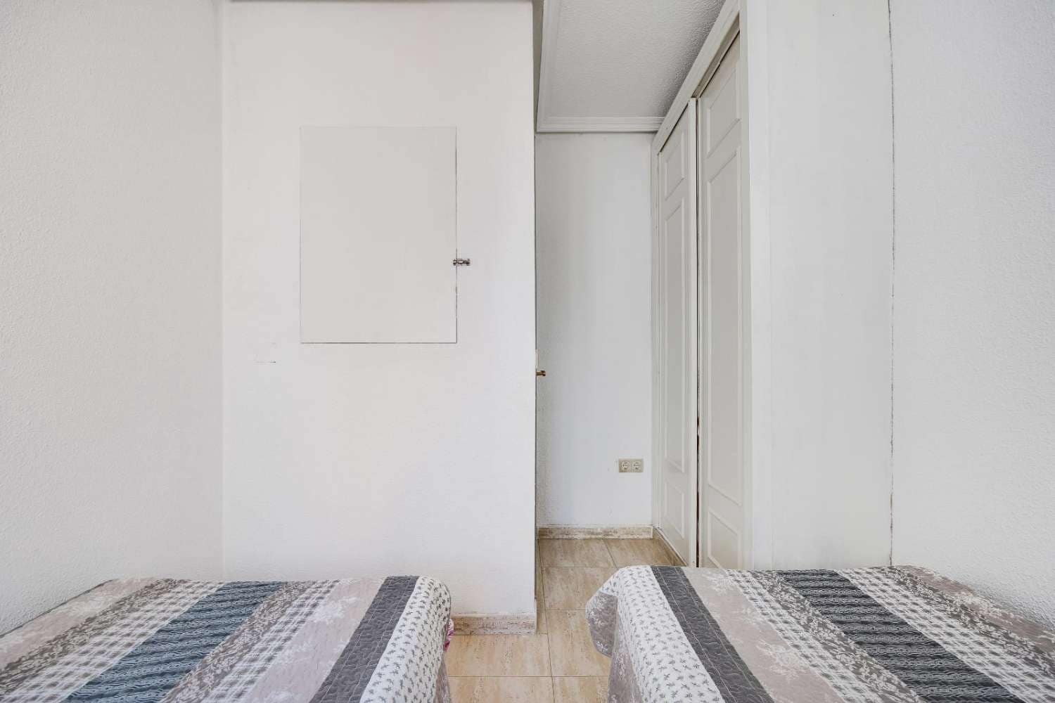 2 makuuhuone Huoneisto myytävänä paikassa Torrevieja - 135 000 € (Ref: 9426959)