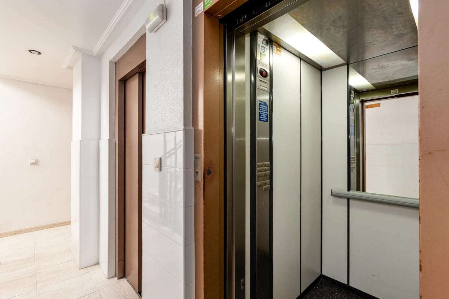 2 makuuhuone Huoneisto myytävänä paikassa Torrevieja - 135 000 € (Ref: 9426959)