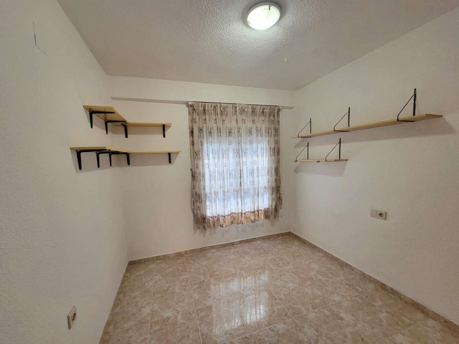 3 slaapkamer Appartement te koop in Torrevieja met garage - € 189.000 (Ref: 9433080)