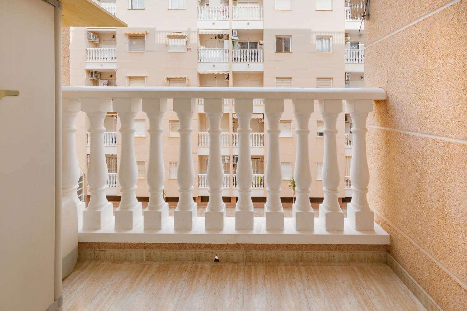 3 sypialnia Apartament na sprzedaż w Torrevieja z basenem garażem - 159 969 € (Ref: 9470448)