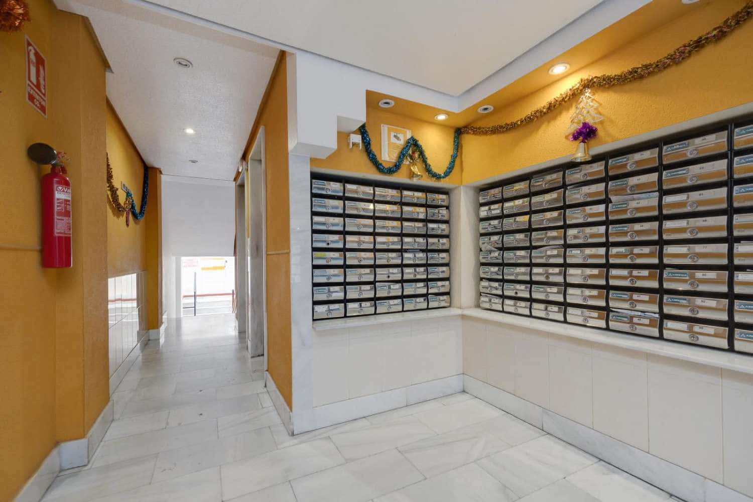 3 sypialnia Apartament na sprzedaż w Torrevieja z basenem garażem - 159 969 € (Ref: 9470448)