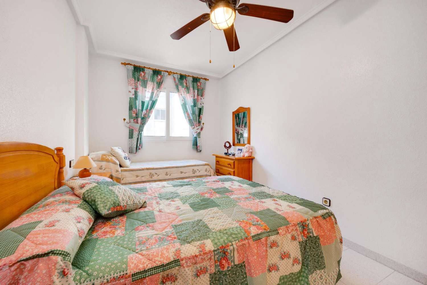 2 Zimmer Apartment zu verkaufen in Torrevieja mit Pool - 149.969 € (Ref: 9470449)