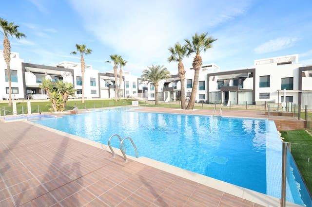 Apartamento de 2 habitaciones en La Zenia, Orihuela en venta con piscina garaje - 280.000 € (Ref: 9508538)