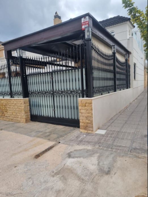 4 soveværelse Lejlighed til salg i Orihuela Costa med swimmingpool garage - € 359.000 (Ref: 9508540)