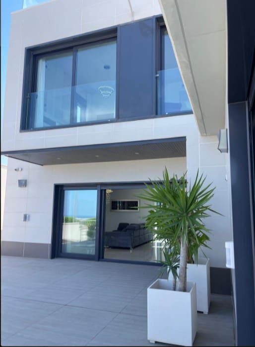 5 soverom Villa til salgs i San Miguel de Salinas med svømmebasseng - € 849 000 (Ref: 9508541)