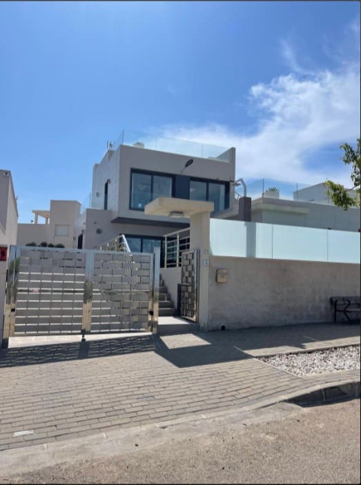 5 soverom Villa til salgs i San Miguel de Salinas med svømmebasseng - € 849 000 (Ref: 9508541)