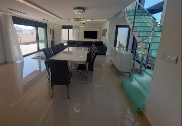 5 soverom Villa til salgs i San Miguel de Salinas med svømmebasseng - € 849 000 (Ref: 9508541)