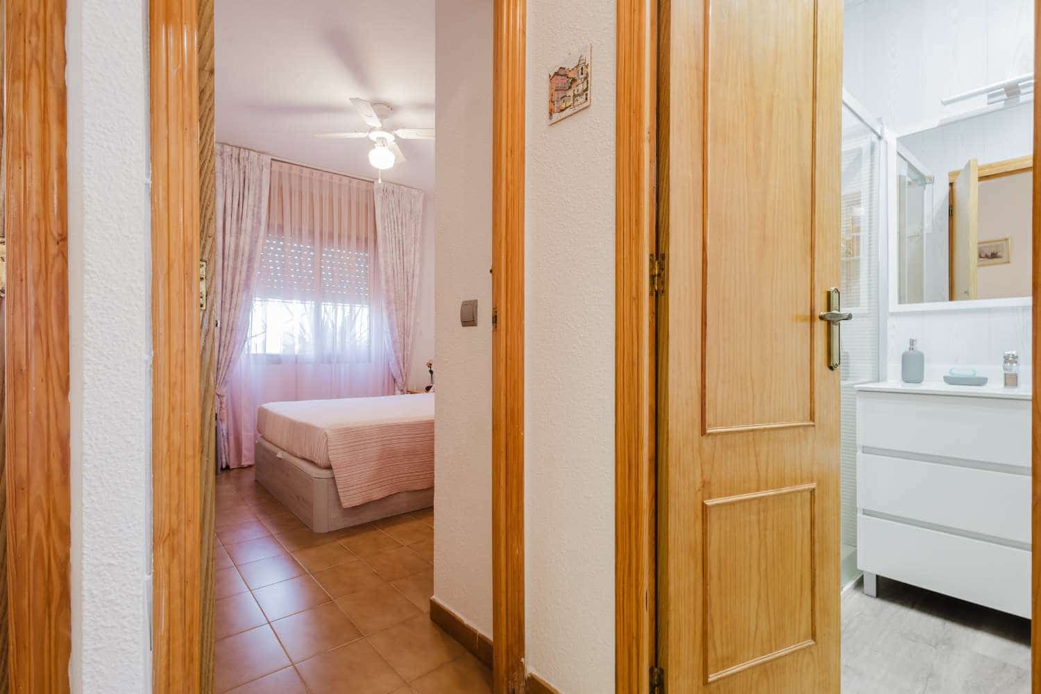 3 soveværelse Bungalow til salg i Torrevieja med swimmingpool - € 185.000 (Ref: 9512102)