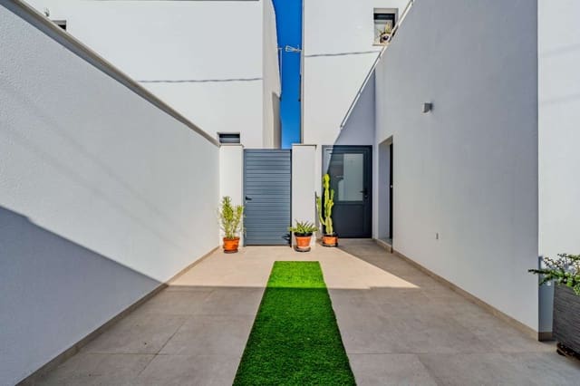 3 makuuhuone Huvila myytävänä paikassa Lo Pagan, San Pedro del Pinatar mukana uima-altaan 
autotalli - 425 000 € (Ref: 9512105)