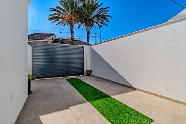 3 makuuhuone Huvila myytävänä paikassa Lo Pagan, San Pedro del Pinatar mukana uima-altaan 
autotalli - 425 000 € (Ref: 9512105)