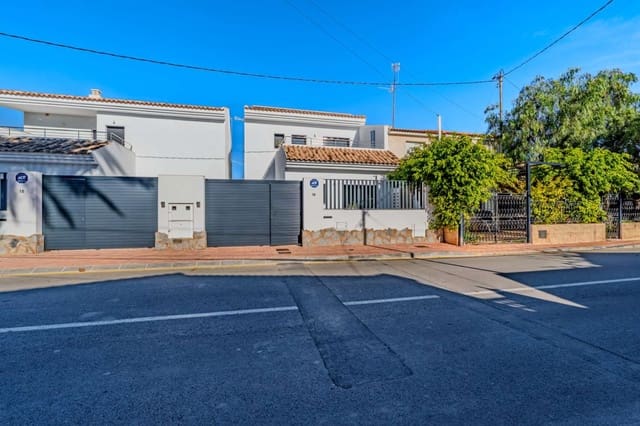 3 makuuhuone Huvila myytävänä paikassa Lo Pagan, San Pedro del Pinatar mukana uima-altaan 
autotalli - 425 000 € (Ref: 9512105)