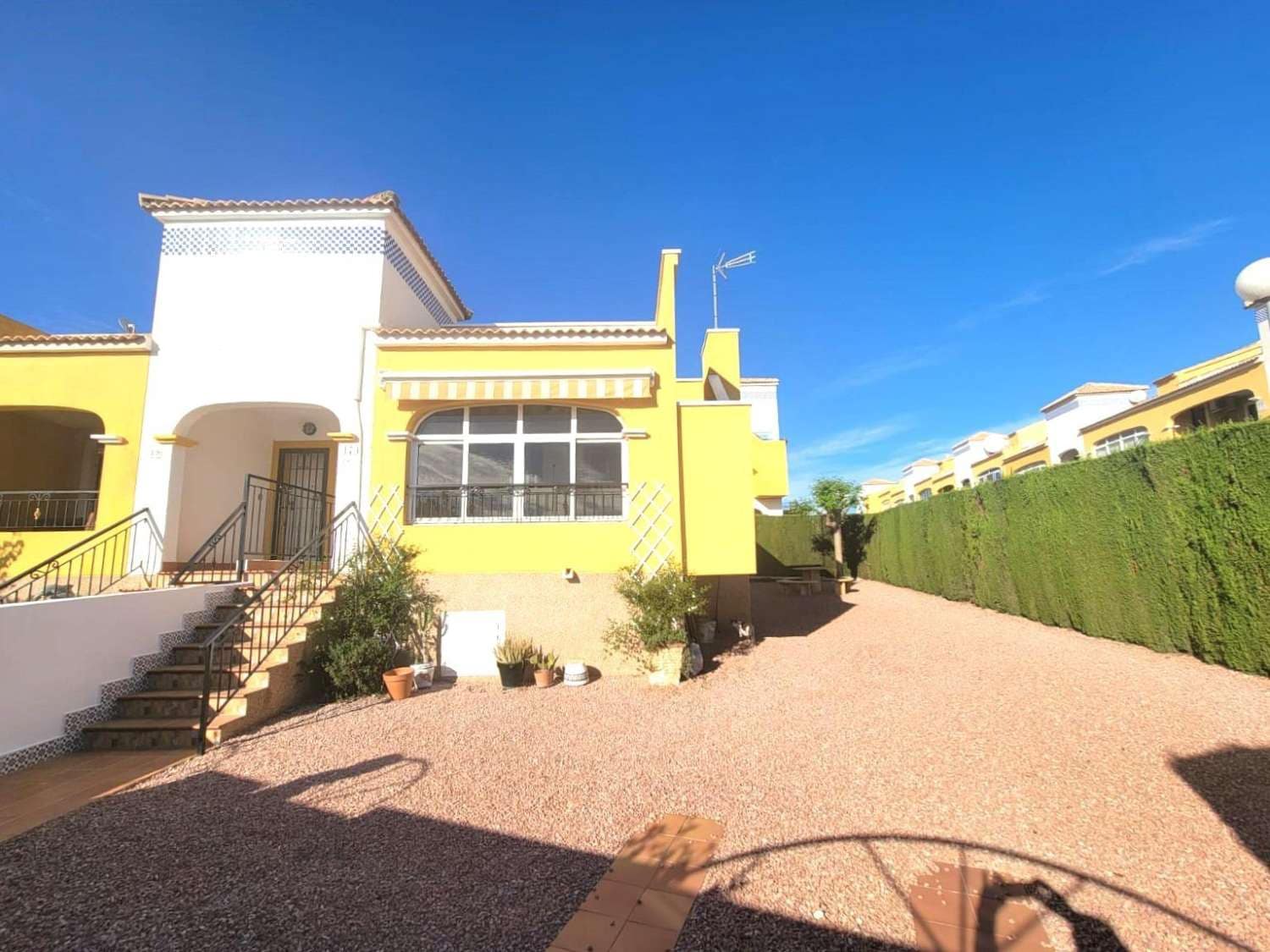 3 Zimmer Reihenhaus zu verkaufen in Los Montesinos mit Pool Garage - 215.000 € (Ref: 9512107)