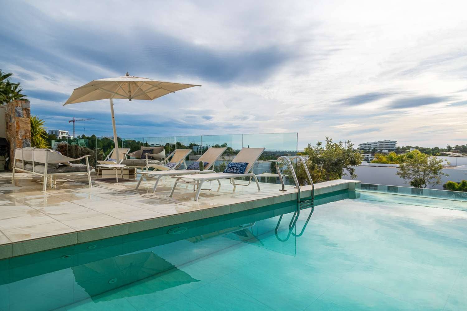 4 soverom Villa til salgs i Campoamor med svømmebasseng garasje - € 950 000 (Ref: 9524058)