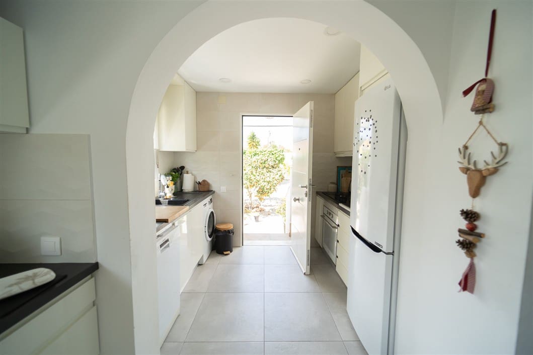 4 makuuhuone Huvila myytävänä paikassa El Chaparral mukana uima-altaan - 495 000 € (Ref: 9527192)