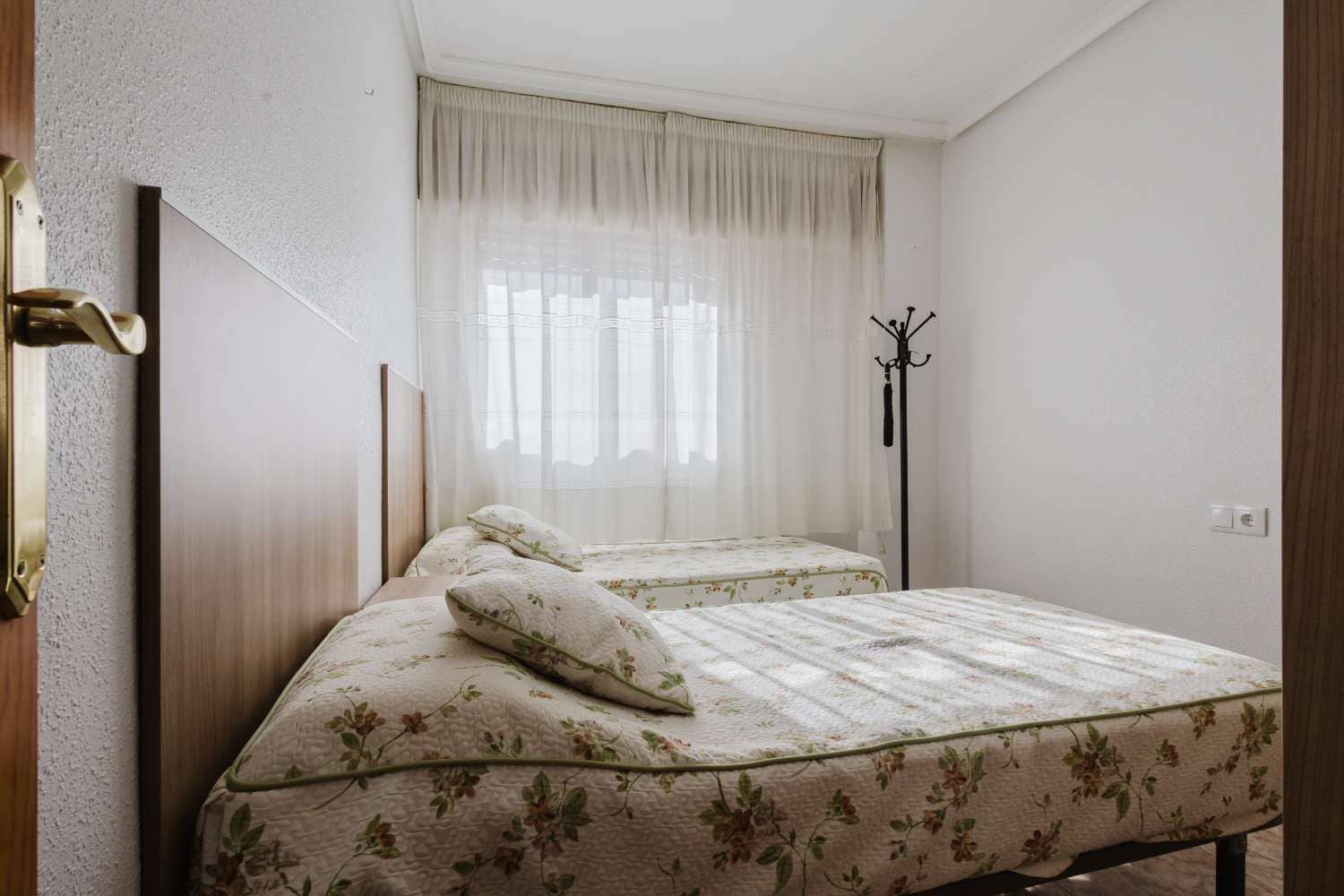 2 quarto Apartamento para venda em Torrevieja com garagem - 149 500 € (Ref: 9530132)