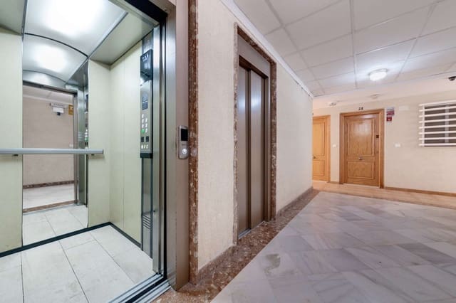 2 makuuhuone Huoneisto myytävänä paikassa Parque de las Naciones, Torrevieja mukana uima-altaan 
autotalli - 134 990 € (Ref: 9530135)