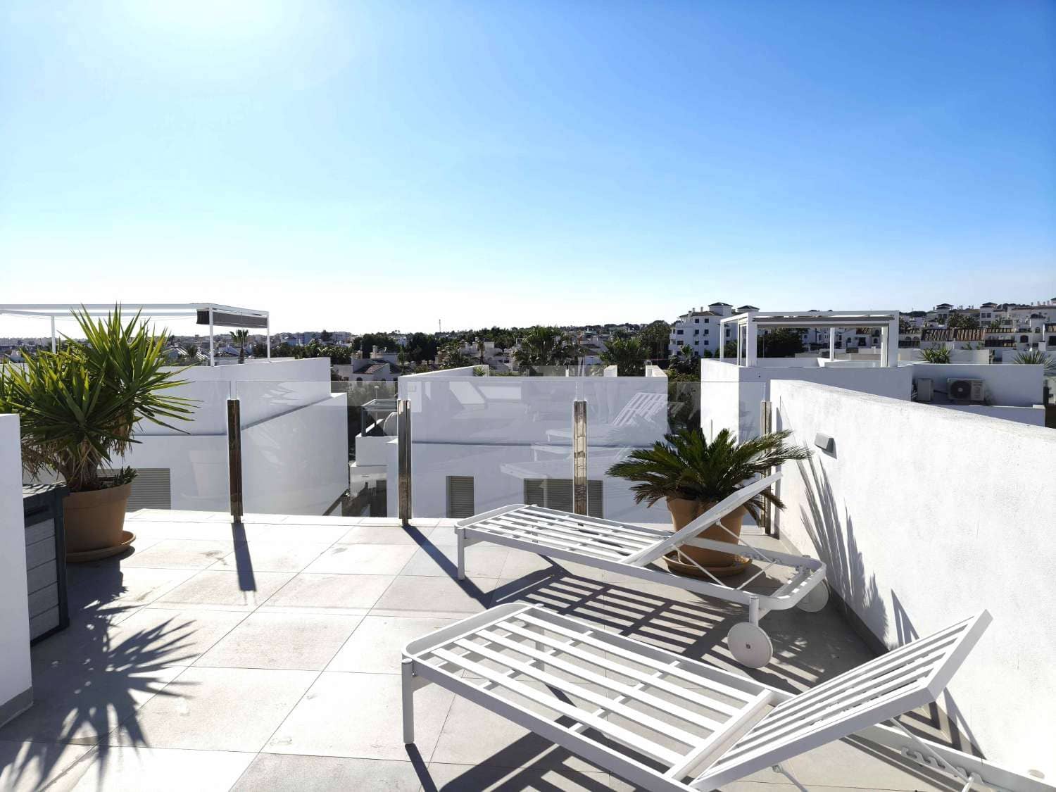 4 soveværelse Villa til salg i Orihuela Costa med swimmingpool garage - € 399.000 (Ref: 9535788)